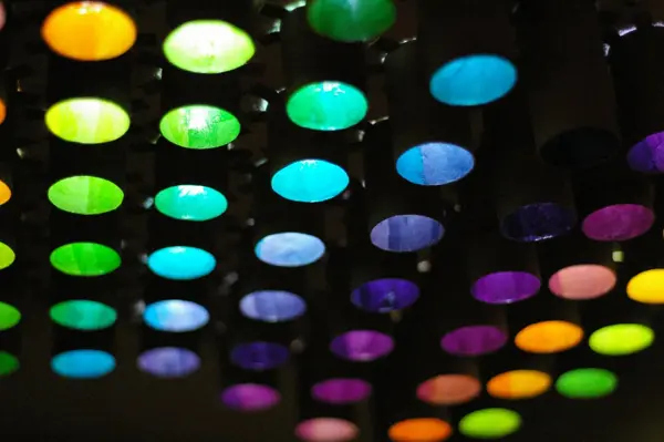 Tubes (2012)